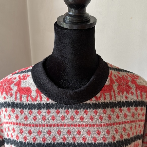 Reindeer Print Sweater - Picture 4 of 6